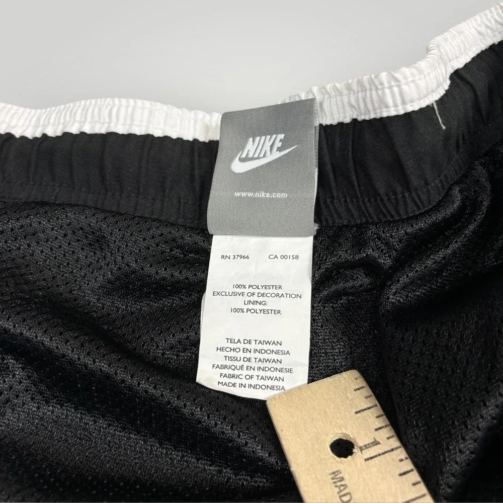 Vintage Nike Swim‎ Shorts Mens 2XL Black Red Mesh Lined Trunks T95502B1